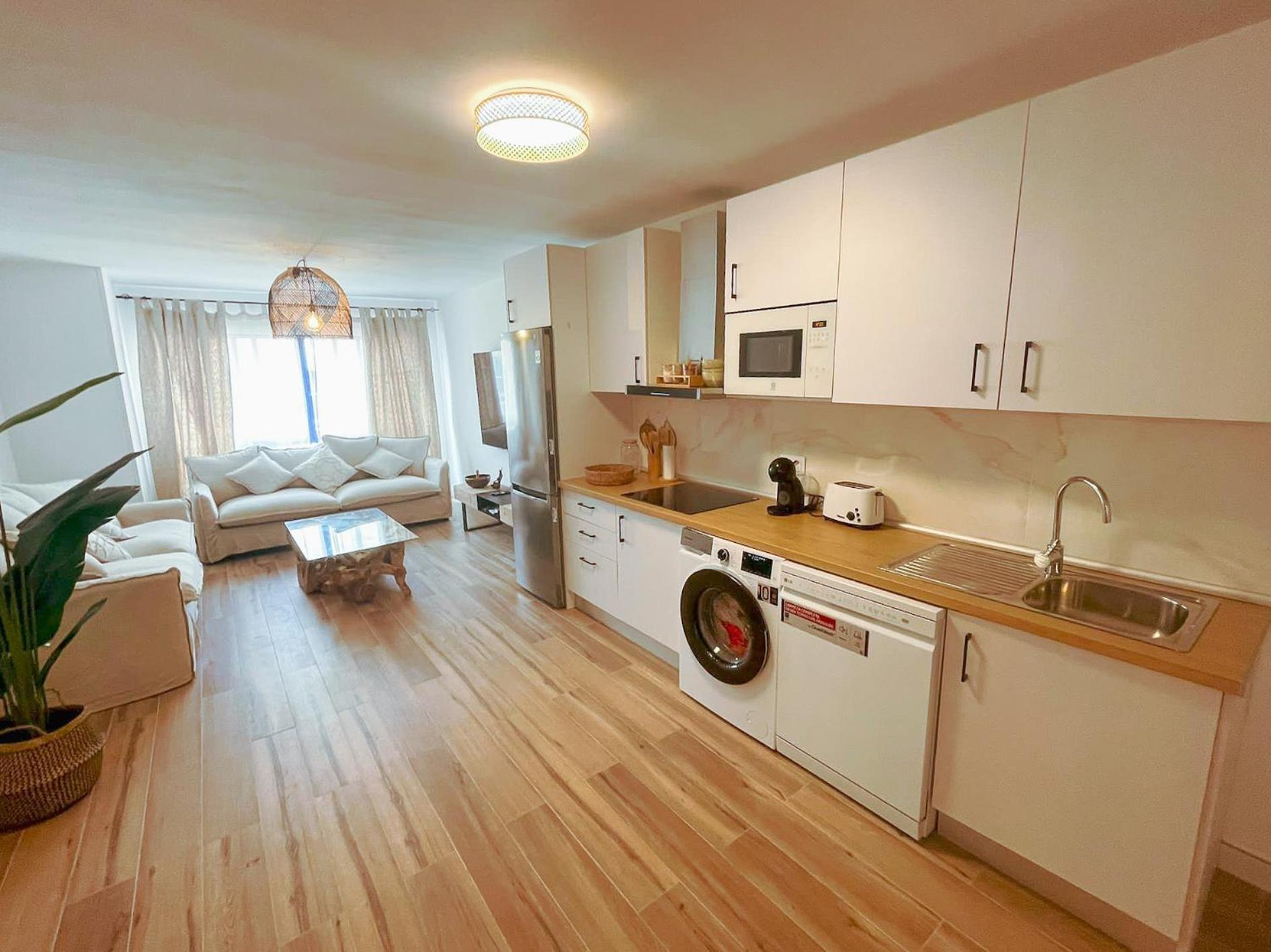 Chakra House Fuerteventura - Affordable Rooms In A Cozy Guesthouse Corralejo Exterior photo